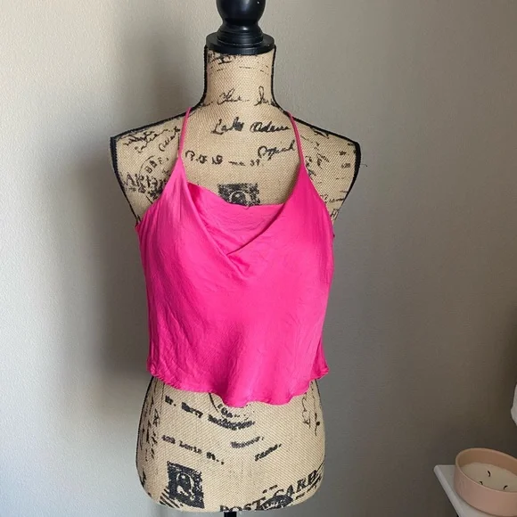 Open back Pink satin top - Picture 3 of 5